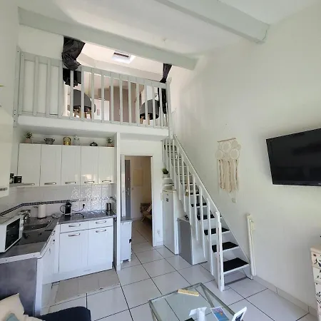 T1 Climatise Avec Terrasse & Acces Piscine Apartamento Le Lavandou