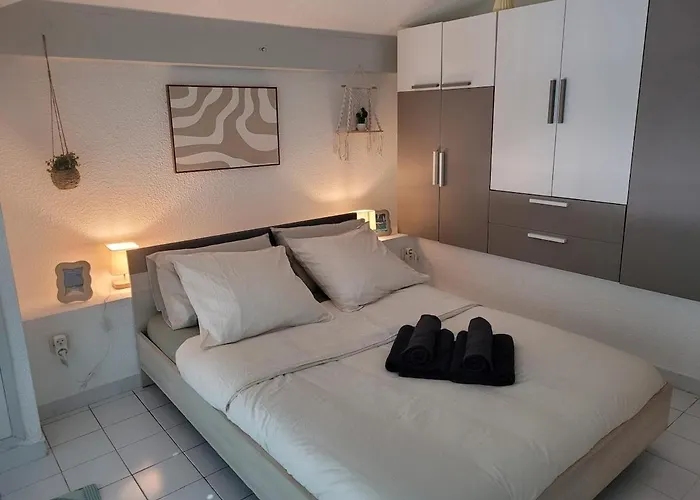 Apartman T1 Climatise Avec Terrasse & Acces Piscine *
