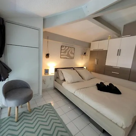 T1 Climatise Avec Terrasse & Acces Piscine Ле-Лаванду