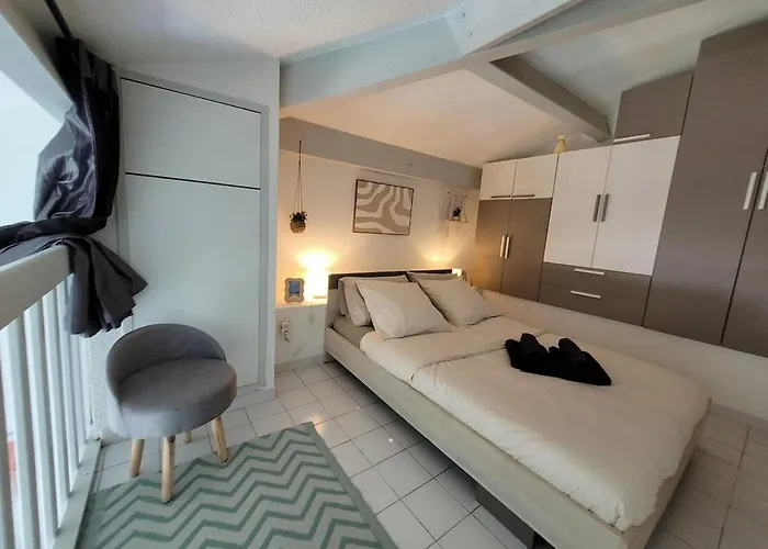 T1 Climatise Avec Terrasse & Acces Piscine Le Lavandou